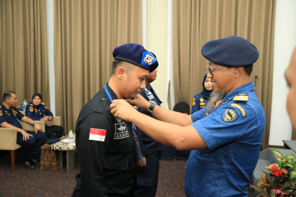 TINGKATKAN KETERAMPILAN AWAK KAPAL PATROLI, DITJEN HUBLA GANDENG POLAIRUD GELAR PELATIHAN MENEMBAK