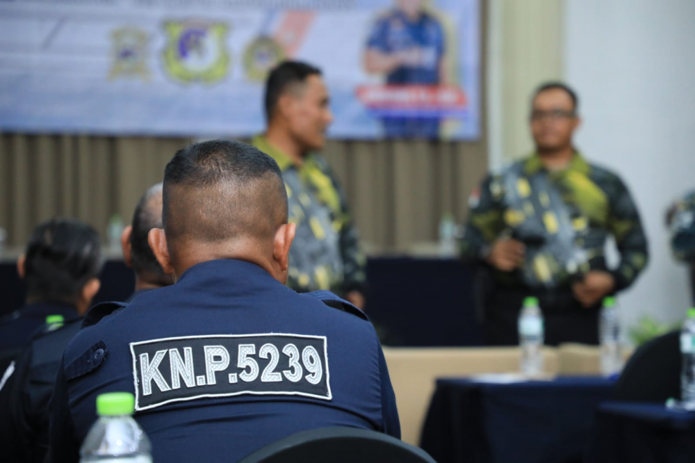 TINGKATKAN KETERAMPILAN AWAK KAPAL PATROLI, DITJEN HUBLA GANDENG POLAIRUD GELAR PELATIHAN MENEMBAK