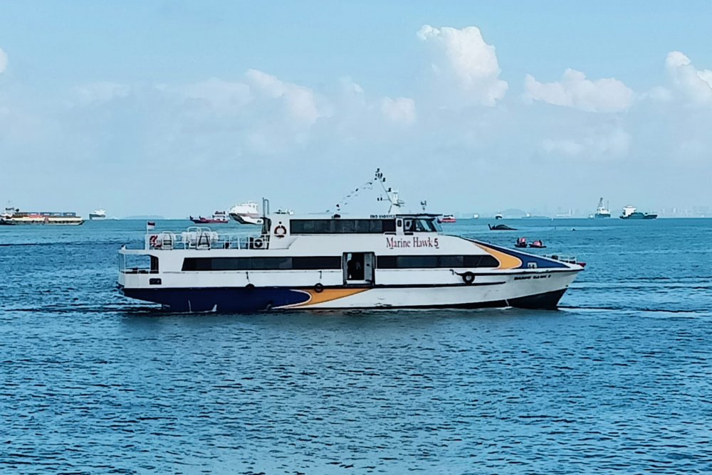 KPLP PIMPIN TIM PENYELAMATAN KAPAL MV MARINE HAWK 5 DARI PEMBAJAKAN DI JOINT EXERCISE ISPS DI BATAM