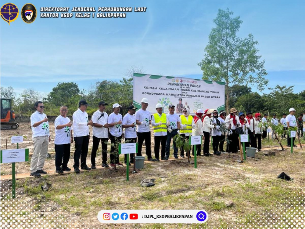 Hadiri Peresmin Sarana dan Prasarana Serta Penanaman Pohon