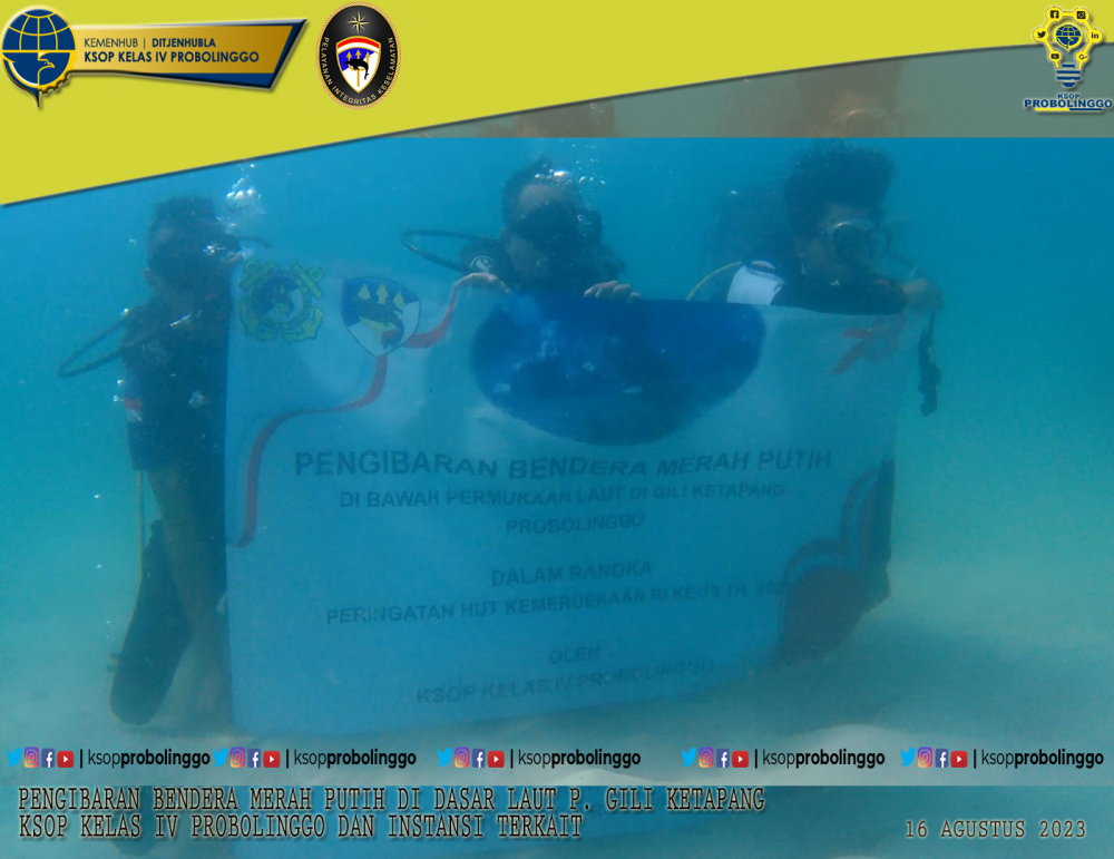 Pengibaran Bendera Merah Putih di dasar laut Probolinggo