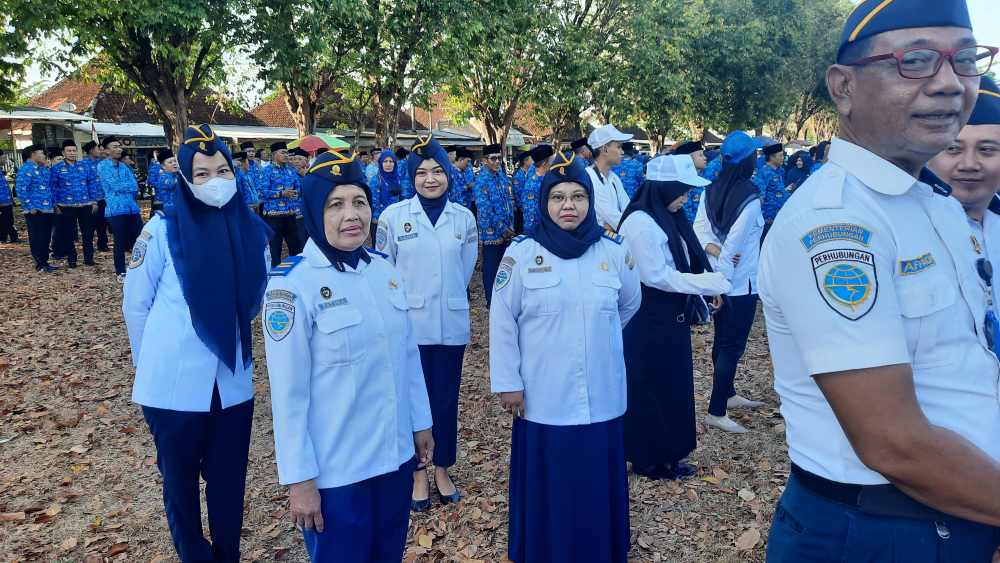 Kantor KSOP Kalianget Mengikuti Upacara Bendera HUT RI Bersama Instansi Terkait di Kecamatan Kalianget