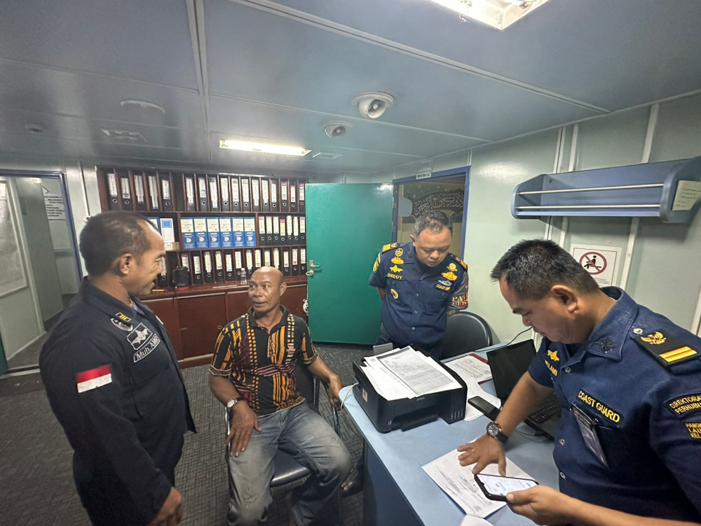 KERJASAMA KPLP DAN APMM MALAYSIA BERHASIL MEMULANGKAN AWAK KAPAL KM JAYA MAKMUR 88