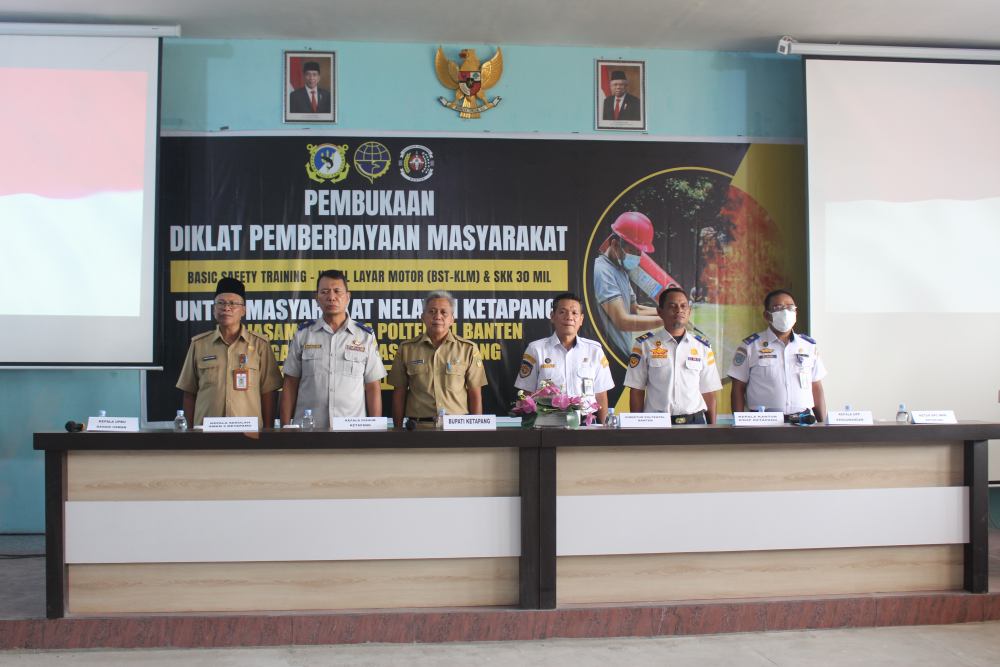 Kantor Kesyahbandaran Dan Otoritas Pelabuhan Ketapang Selenggarakan Diklat BST-KLM dan SKK 60 Mil