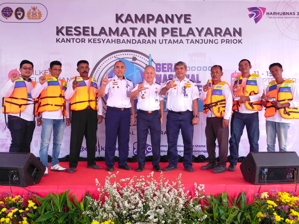 KEMENHUB BUKA GERAI NASIONAL PAS KECIL DI KALIBARU SECARA GRATIS