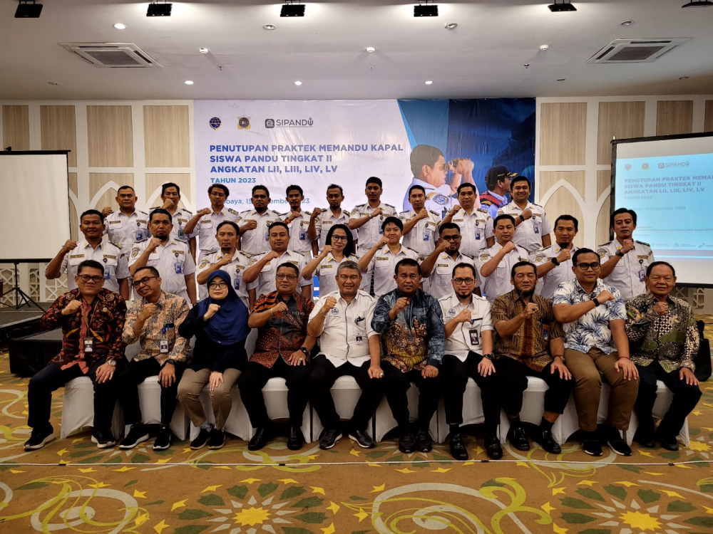 KEMENHUB GELAR PRAKTEK MEMANDU KAPAL SEBANYAK 4 ANGKATAN DI PERAIRAN SURABAYA
