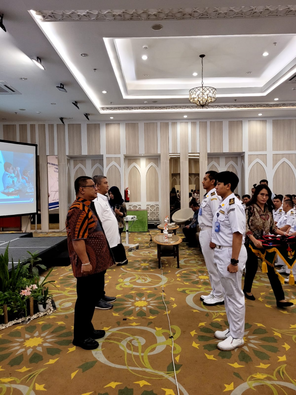 KEMENHUB GELAR PRAKTEK MEMANDU KAPAL SEBANYAK 4 ANGKATAN DI PERAIRAN SURABAYA