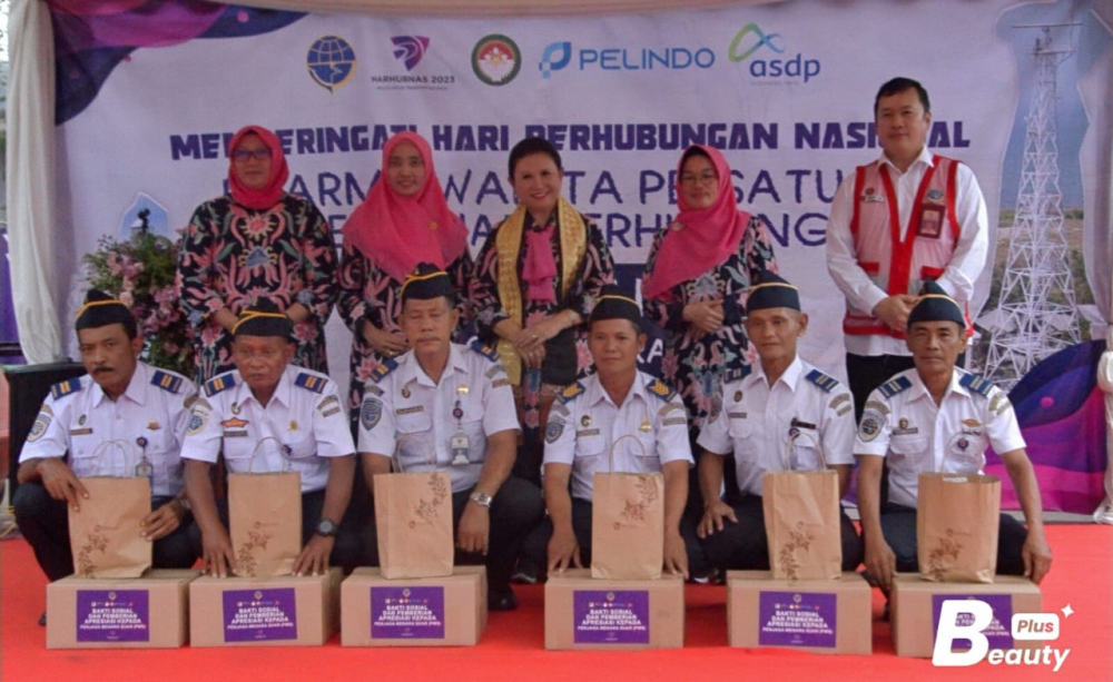 PEDULI KEPADA MASYARAKAT SEKITAR PELABUHAN PANJANG, DITJEN PERHUBUNGAN LAUT GELAR BAKTI SOSIAL BERSAMA DWP KEMENHUB
