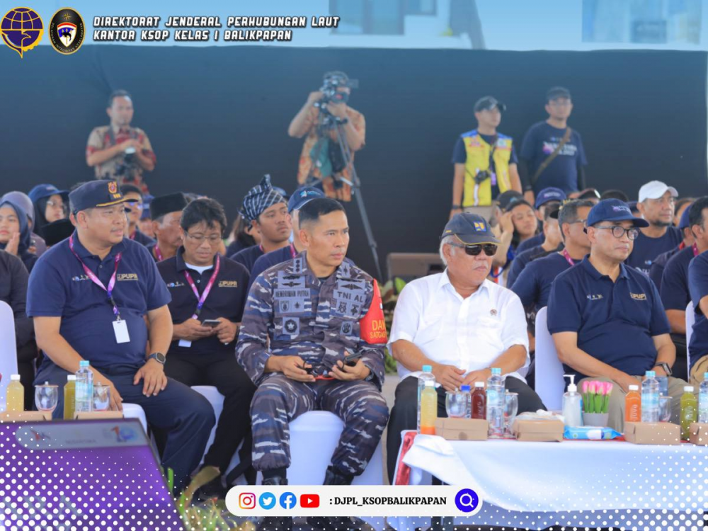 Kepala KSOP Dampingi Menhub Tanam Pohon Mangrove