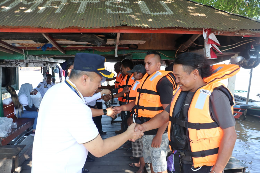 KSOP BANJARMASIN GELAR KAMPAYE KESELAMATAN PELAYARAN DAN PELUNCURAN PROGRAM SYAHBANDAR MEMBINA (SYAHBINA)