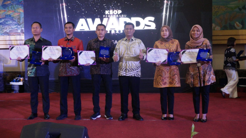 DALAM RANGKA HARHUBNAS2023, KEMENHUB BERI PENGHARGAAN STAKEHOLDER PERHUBUNGAN LAUT DI PEKANBARU