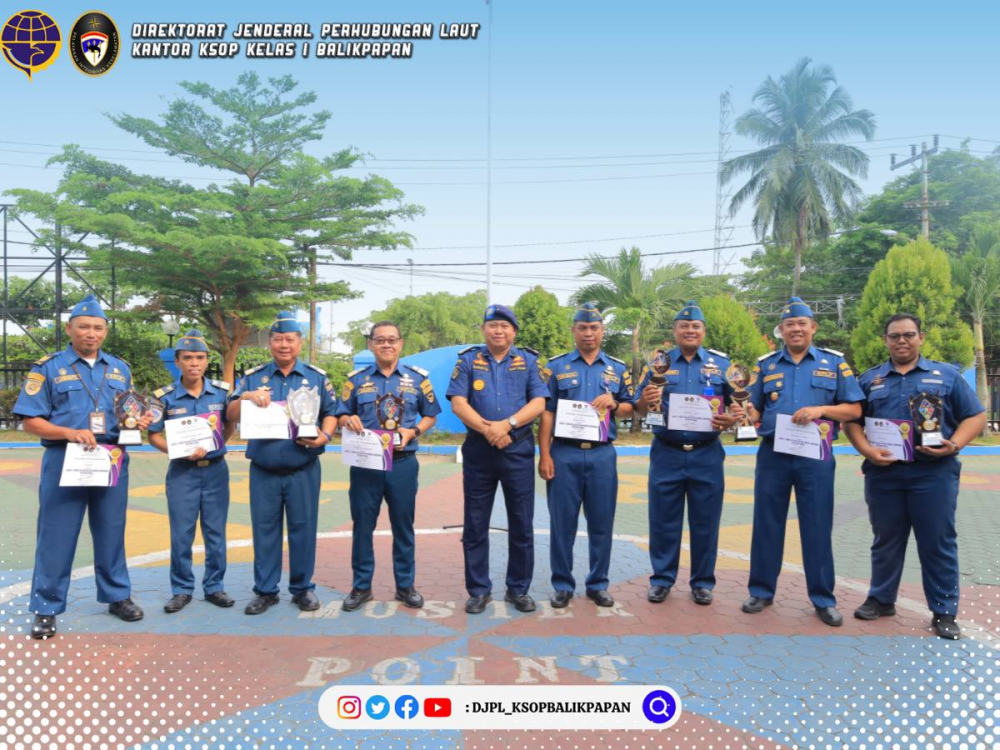 Pimpin Apel dan bagikan Hadiah Lomba Biliar Perayaan Harhubnas