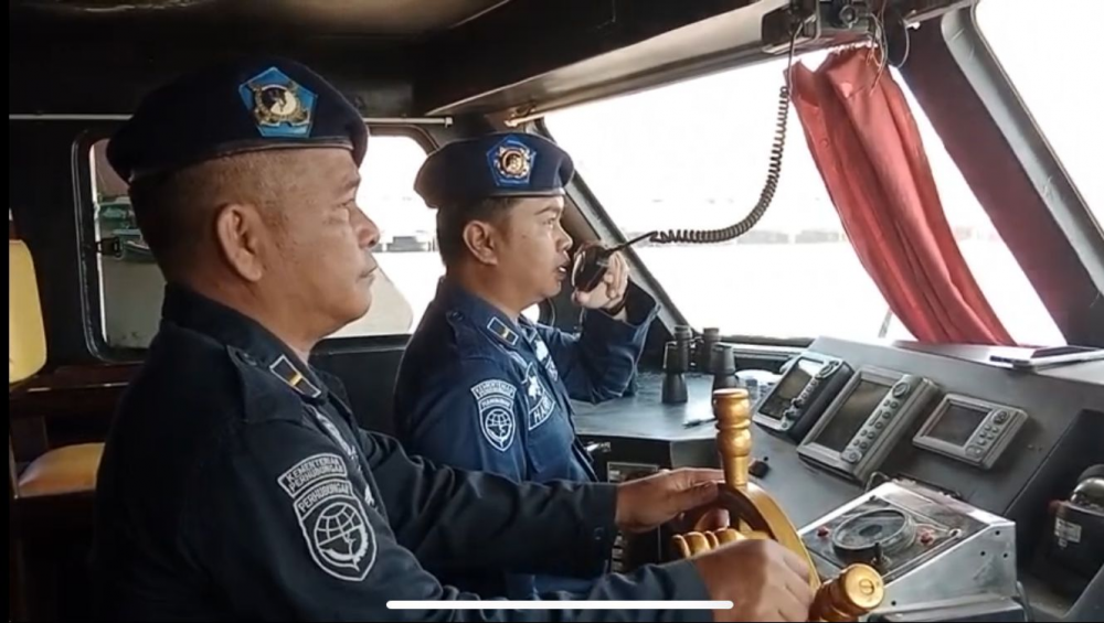 ASAP TEBAL SELIMUTI KOTA SAMPIT, KEMENHUB KELUARKAN IMBAUAN DAN TINGKATKAN PATROLI KAPAL