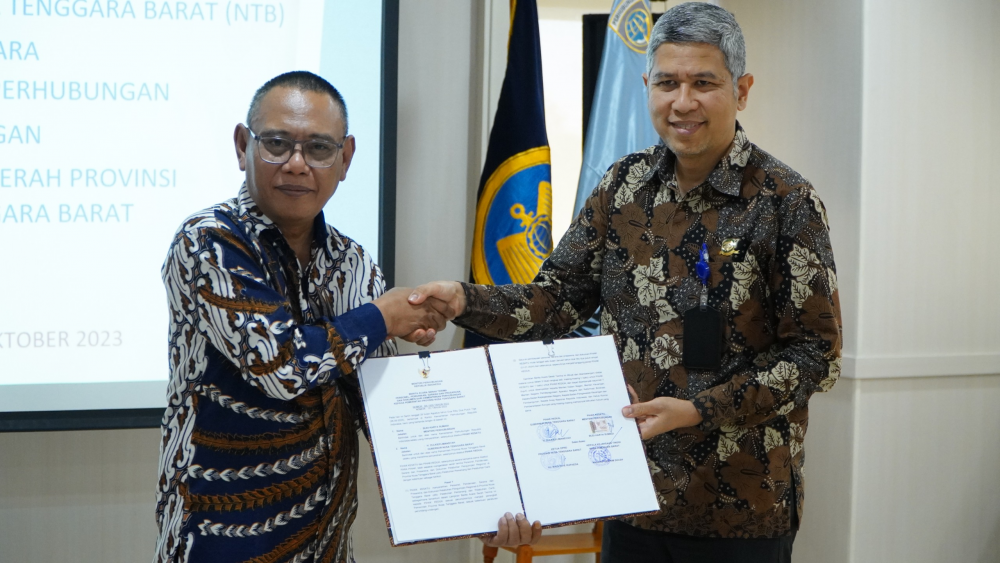 KEMENHUB SERAH TERIMA P3D PELABUHAN PENGUMPAN REGIONAL KEPADA PEMPROV NTB