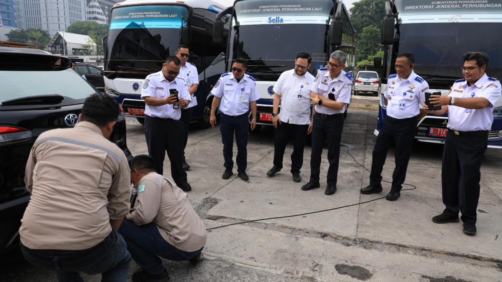BANTU KURANGI POLUSI, DITJEN HUBLA LAKUKAN UJI EMISI PADA KENDARAAN OPERASIONAL