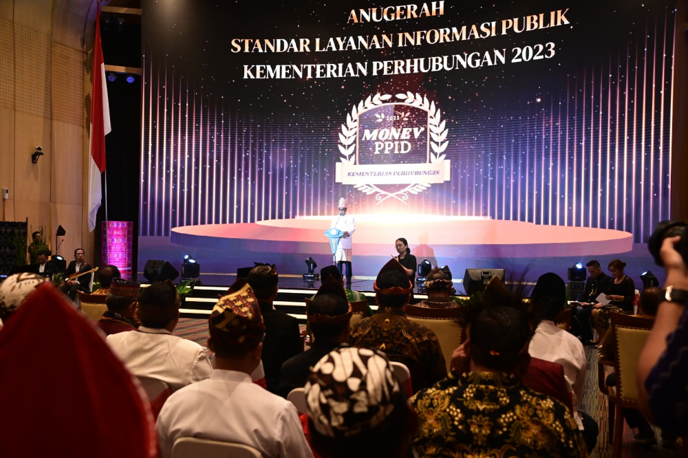 SETDITJEN HUBLA RAIH PREDIKAT PPID INFORMATIF PADA ANUGERAH STANDAR LAYANAN INFORMASI PUBLIK