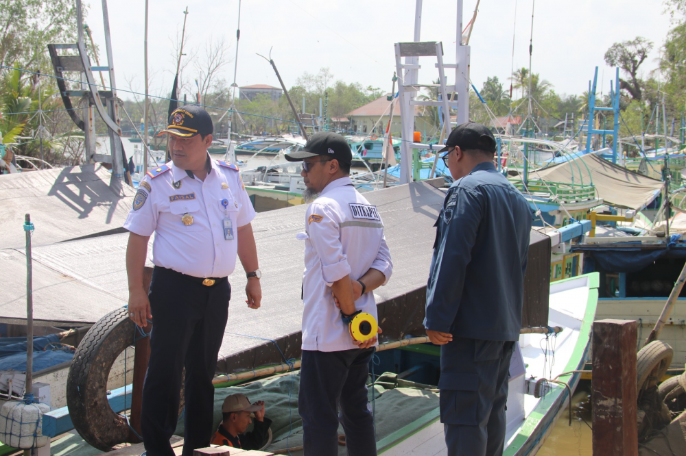 PERMUDAH URUS DOKUMEN KAPAL NELAYAN, KEMENHUB GELAR GERAI SURAT UKUR KAPAL DI TANAH LAUT
