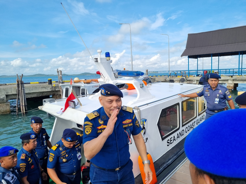 JELANG MUSIM LIBUR NATAL DAN TAHUN BARU, DIREKTUR KPLP MENINJAU KESIAPAN ARMADA DI PANGKALAN PLP TANJUNG UBAN