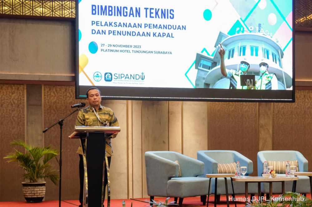 TINGKATKAN PELAYANAN JASA KEPELABUHANAN, KEMENHUB PERKUAT KOMITMEN PENINGKATAN KUALITAS PEMANDUAN DAN PENUNDAAN KAPAL