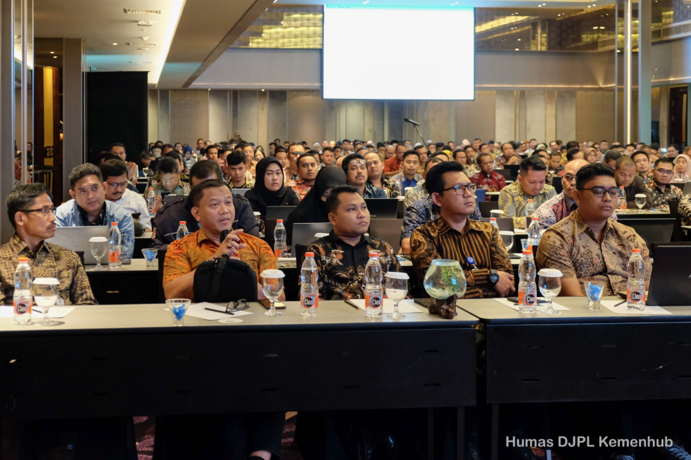 TINGKATKAN PELAYANAN JASA KEPELABUHANAN, KEMENHUB PERKUAT KOMITMEN PENINGKATAN KUALITAS PEMANDUAN DAN PENUNDAAN KAPAL