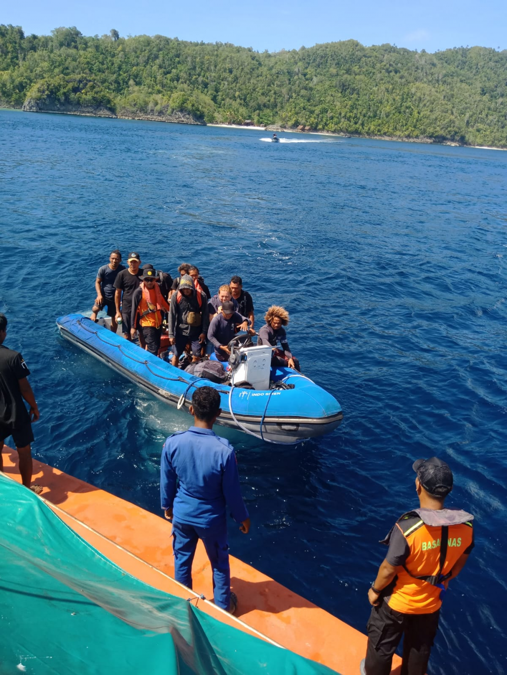 Tim Aksi Cepat Kemenhub Berhasil Evakuasi Korban Kebakaran Kapal di Raja Ampat