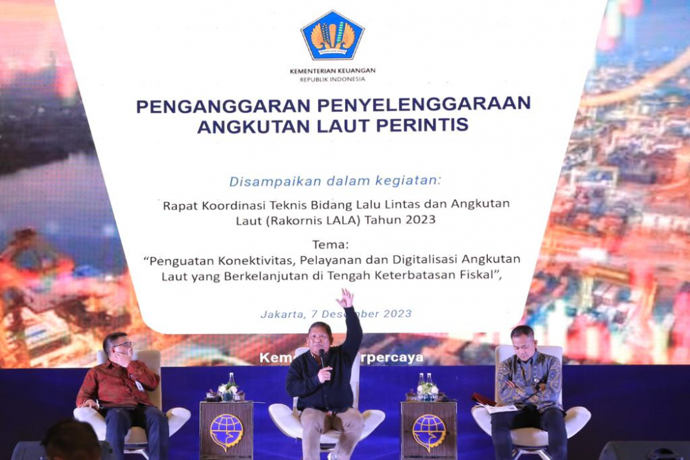 GELAR RAKORNIS BIDANG LALU LINTAS ANGKUTAN LAUT, KEMENHUB BERI 12 PENGHARGAAN BAGI OPERATOR KAPAL