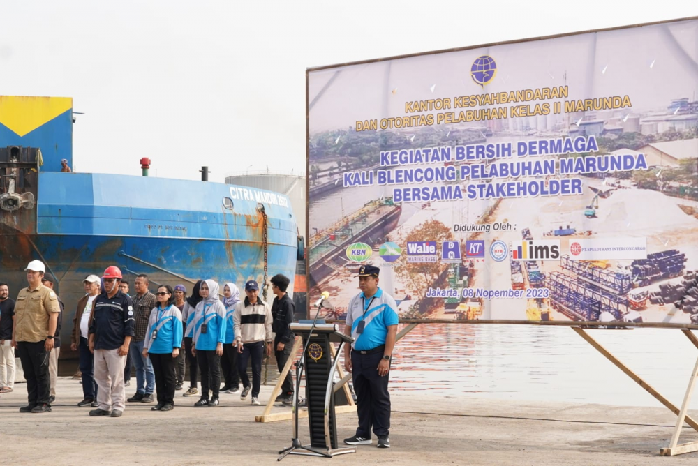 Bersih Dermaga Kali Blencong bersama Stakeholder
