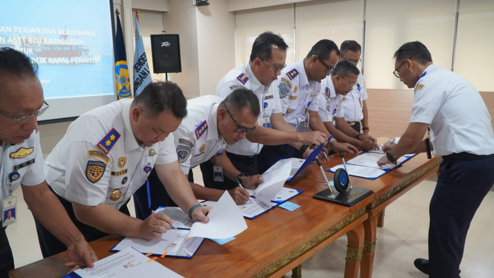 DITJEN HUBLA TANDATANGANI KERJA SAMA PEMANFAATAN ASET BLU KAPAL LATIH BPSDMP UNTUK KEGIATAN KAPAL PERINTIS