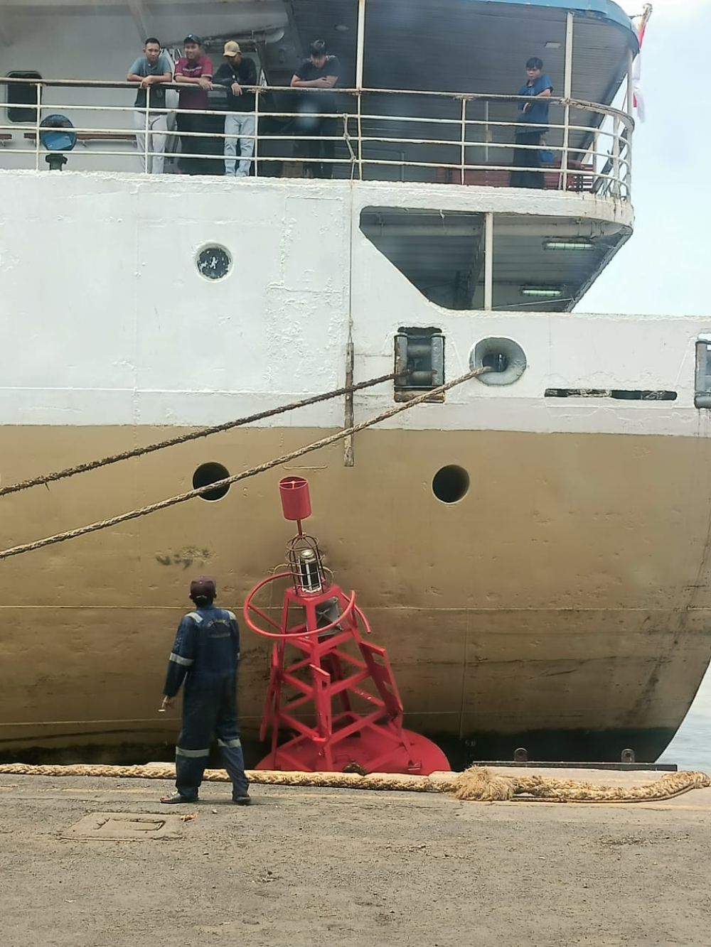 Disnav Tanjung Perak Berhasil Evakuasi Pelampung Suar No. 24 yang Terseret KM. Leuser dan Kapal Lit Interprise