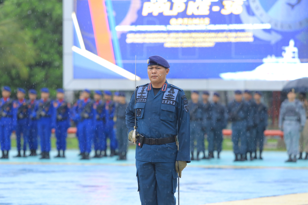 KPLP GARDA TERDEPAN JAGA KESELAMATAN DAN KEAMANAN PELAYARAN INDONESIA