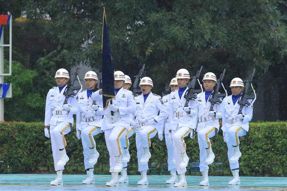 KPLP GARDA TERDEPAN JAGA KESELAMATAN DAN KEAMANAN PELAYARAN INDONESIA