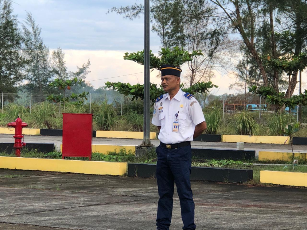 PELAKSANAAN APEL PAGI