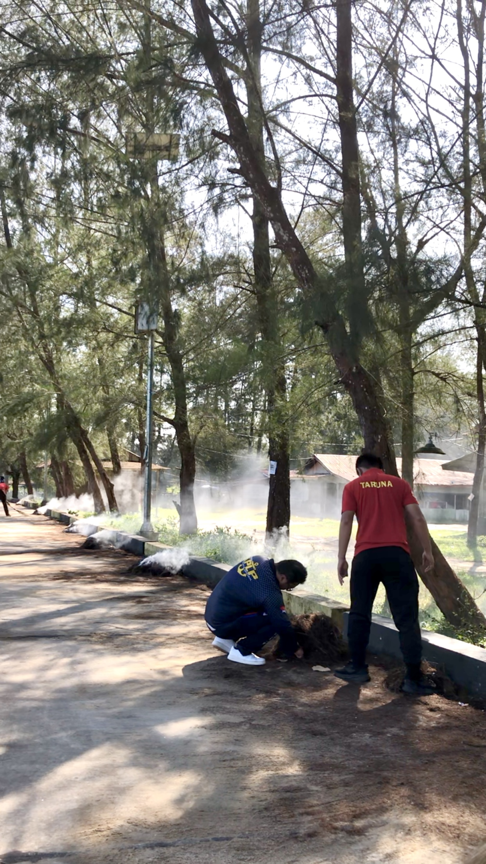 KEGIATAN JUM'AT BERSIH DI AREA KANTOR UPP SINGKIL DAN WILKER PULAU BANYAK