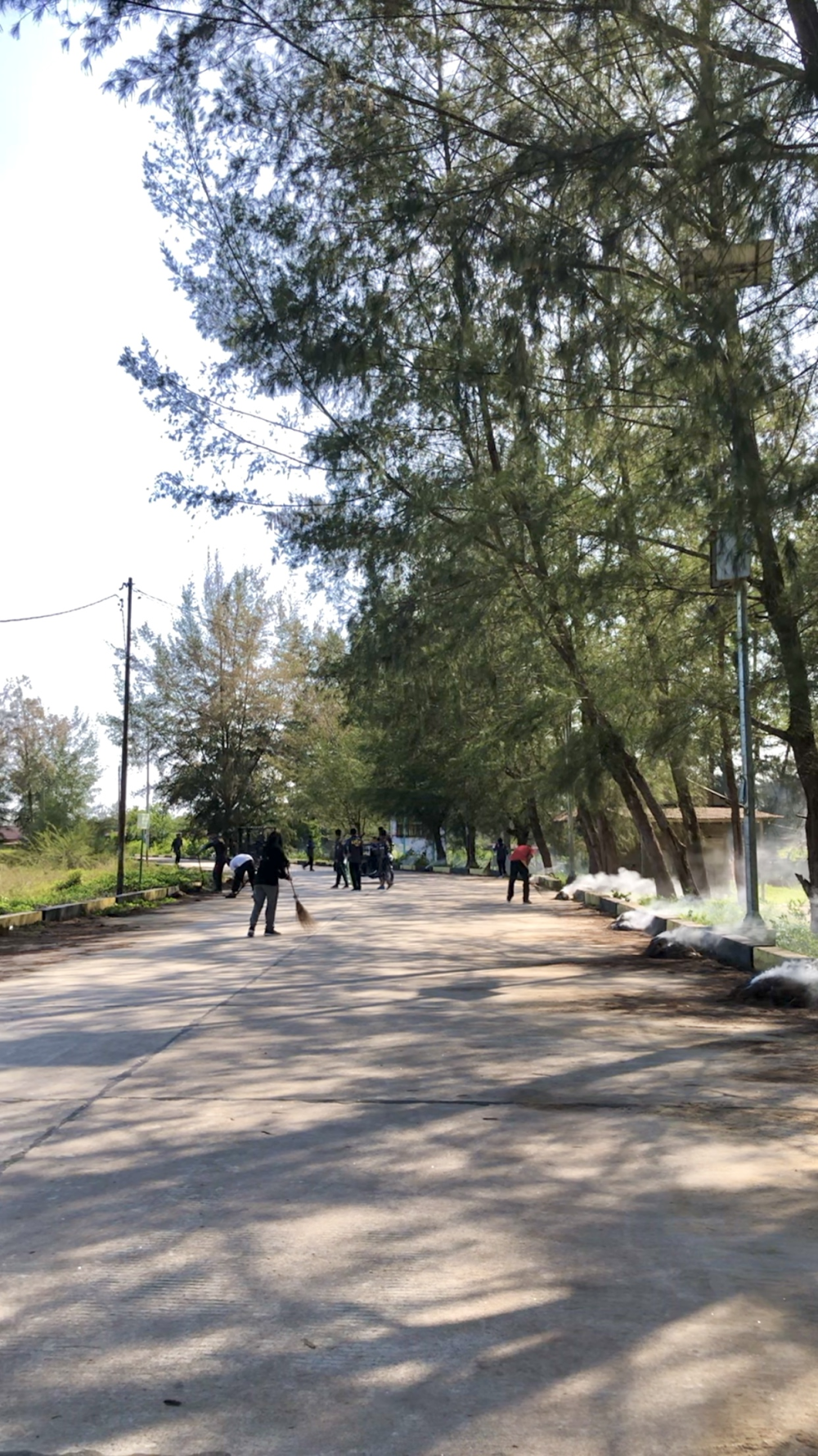 KEGIATAN JUM'AT BERSIH DI AREA KANTOR UPP SINGKIL DAN WILKER PULAU BANYAK