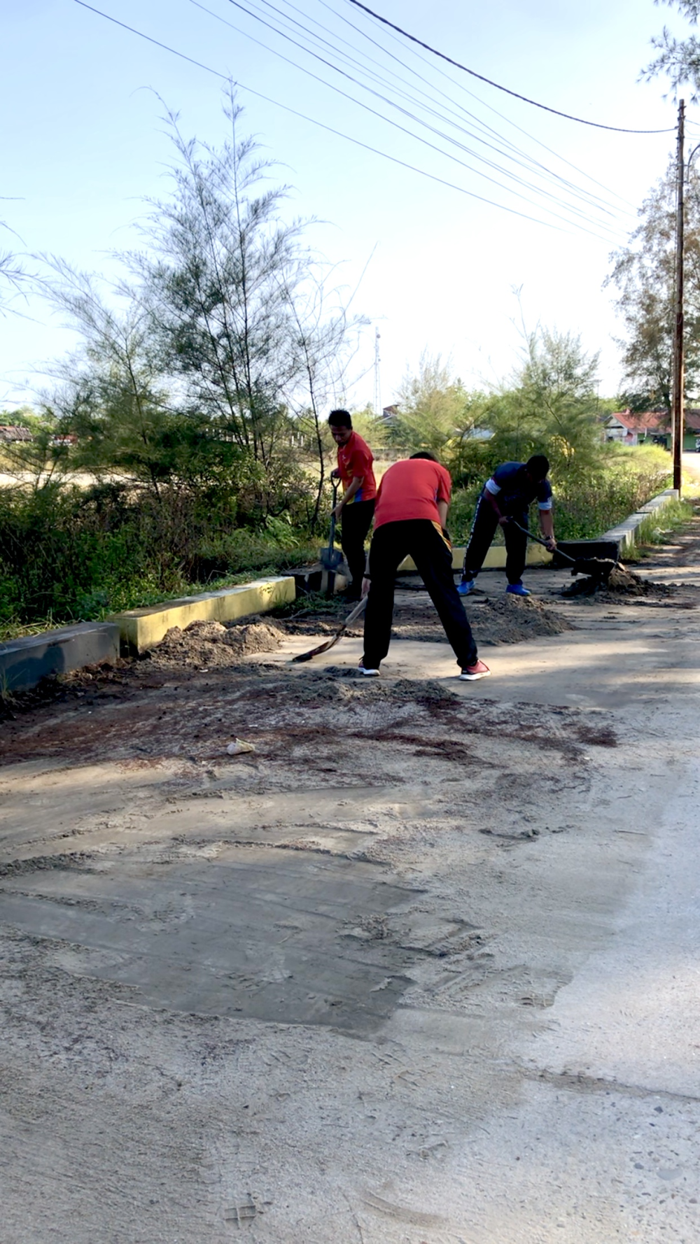 KEGIATAN JUM'AT BERSIH DI AREA KANTOR UPP SINGKIL DAN WILKER PULAU BANYAK