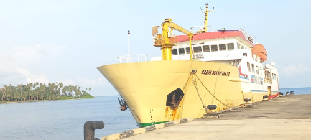 PENGAWASAN DEBARKASI DAN EMBARKASI KM. SABUK NUSANTARA 110 DI PELABUHAN WILKER PULAU BANYAK
