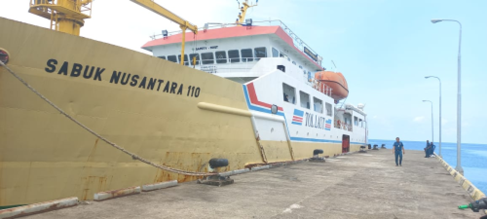 PENGAWASAN DEBARKASI DAN EMBARKASI KM. SABUK NUSANTARA 110 DI PELABUHAN WILKER PULAU BANYAK