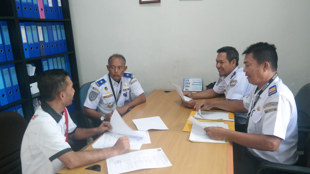 Kegiatan Pembahasan mengenai update data-data SBNP dan hal lainnya yang terkait dengan Keselamatan Pelayaran