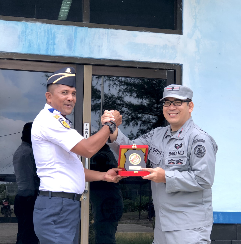 TINGKATKAN SINERGITAS, TIM STASIUN BAKAMLA ACEH MELAKUKAN KUNJUNGAN KERJA KE KANTOR UNIT PENYELENGGARA PELABUHAN KELAS III SINGKIL