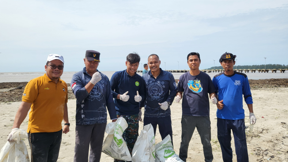 GIAT MINGGU, BERSIH LAUT DAN PANTAI BERSAMA DINAS LINGKUNGAN HIDUP KAB. ACEH SINGKIL