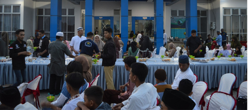 Kantor KSOP Kelas II Kendari Gelar Acara Buka Puasa Bersama di Terminal Bungkutoko Pelabuhan Kendari