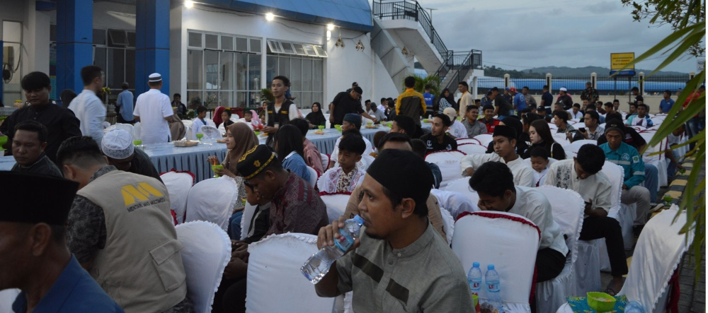 Kantor KSOP Kelas II Kendari Gelar Acara Buka Puasa Bersama di Terminal Bungkutoko Pelabuhan Kendari