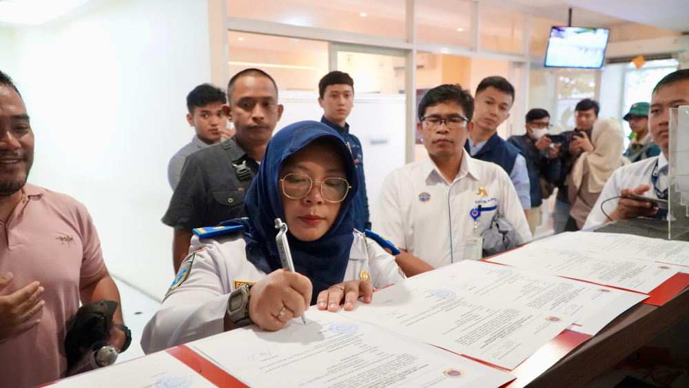 KEMENHUB FASILITASI PEMULANGAN JENAZAH AWAK KAPAL INDONESIA YANG MENINGGAL DUNIA DI KAPAL MV.2 HESIN