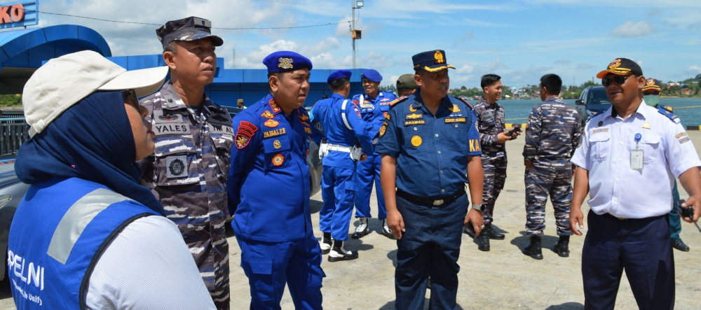 Kunjungan Dirpolairud Polda Sultra di Pelabuhan Kendari