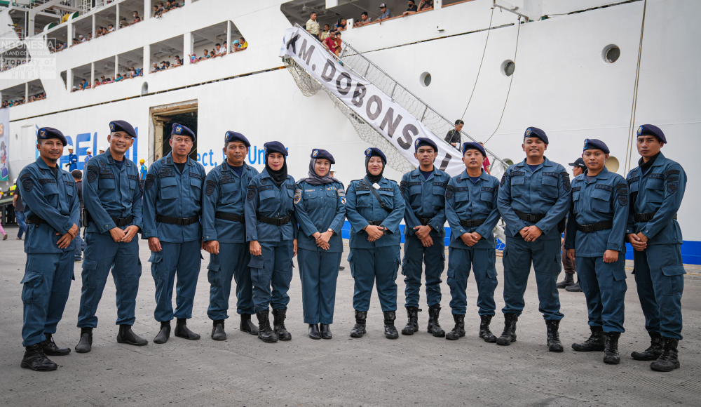 Pelepasan Mudik Gratis Sepeda Motor Naik Kapal Laut KM Dobonsolo Oleh MENHUB