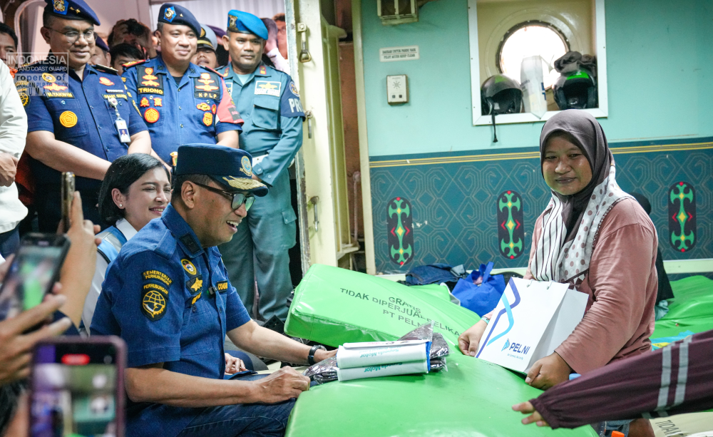 Pelepasan Mudik Gratis Sepeda Motor Naik Kapal Laut KM Dobonsolo Oleh MENHUB
