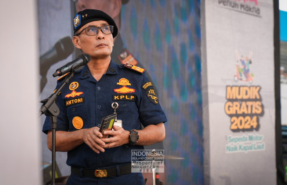 Pangkalan Penjagaan Laut dan Pantai Kelas I Tanjung Priok Pantau dan menjaga keamanan perairan Teluk Jakarta dalam rangka keberangkatan kedua program mudik gratis sepeda motor menggunakan kapal laut KM Dobonsolo rute Jakarta - Semarang.