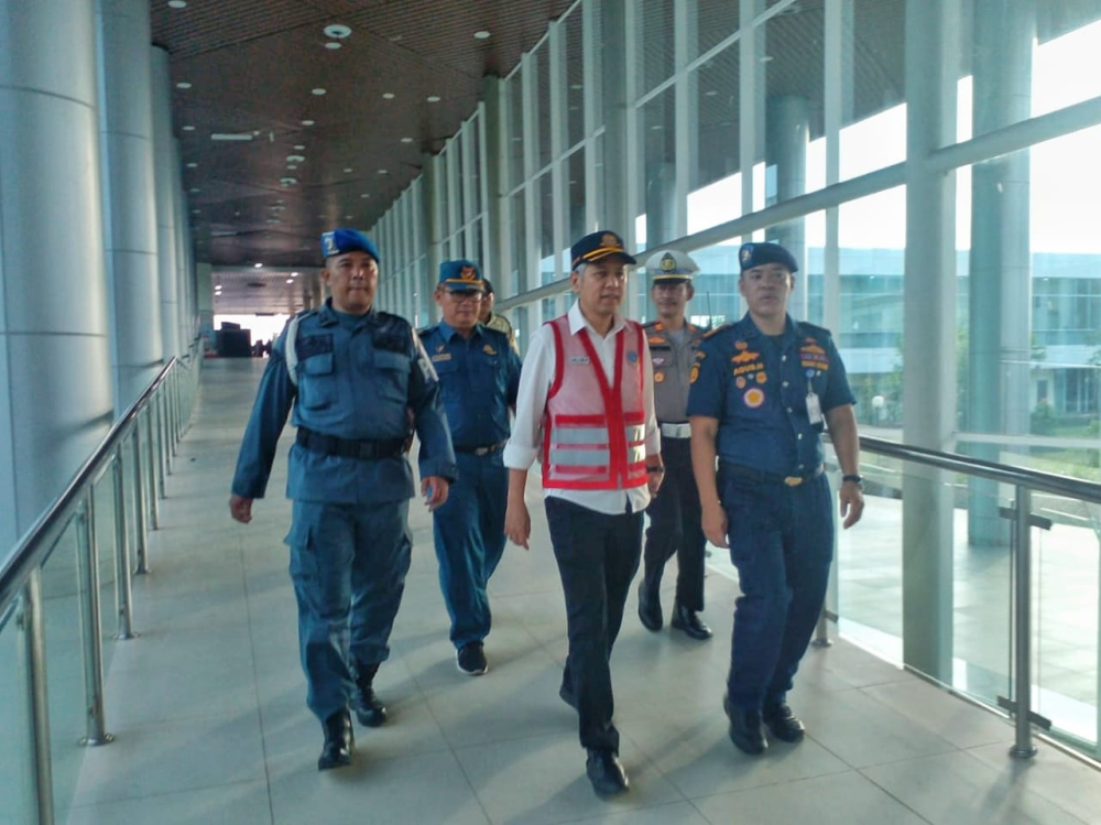 PASTIKAN KESIAPAN TRANSPORTASI LAUT DI MASA LIBUR LEBARAN 2024, SESDITJEN HUBLA TINJAU PELABUHAN MUARA ANGKE