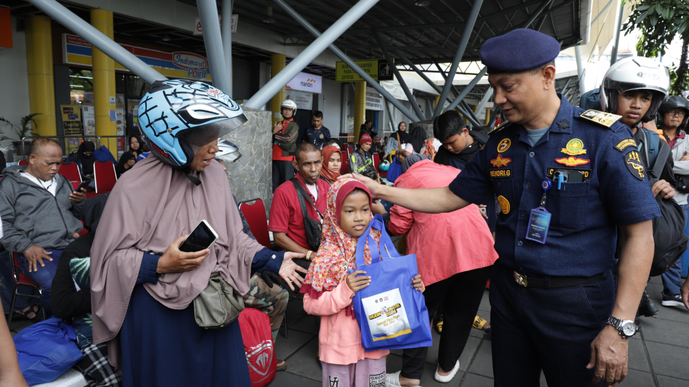 Arus Balik Voyage Pertama *Peserta Mudik Gratis Sepeda Motor Naik Kapal Laut Tiba di Jakarta dengan Selamat*