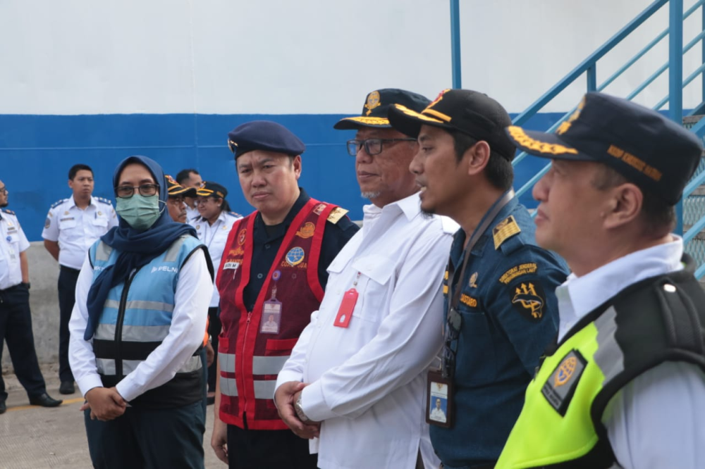 KM. DOBONSOLO KEMBALI ANGKUT RIBUAN PESERTA ARUS BALIK MUDIK GRATIS SEPEDA MOTOR DENGAN KAPAL LAUT DARI SEMARANG TUJUAN JAKARTA